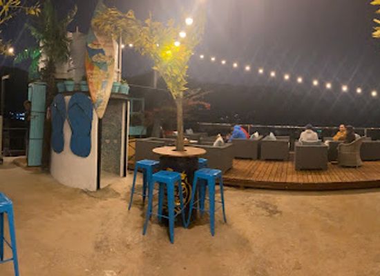 nepal/pokhara/gupteshwor-cave/bar/the-treasure-lounge