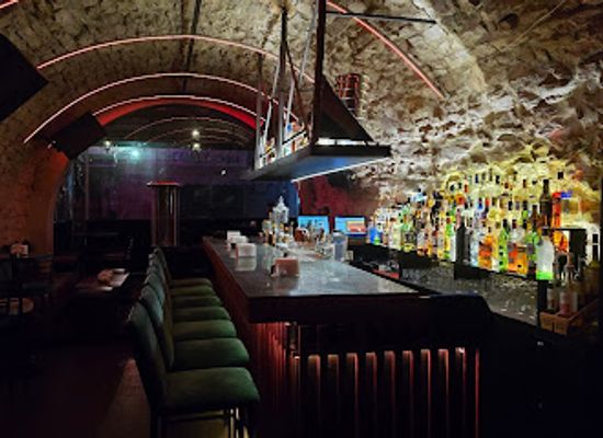 lebanon/jounieh/bar/rumours-bar