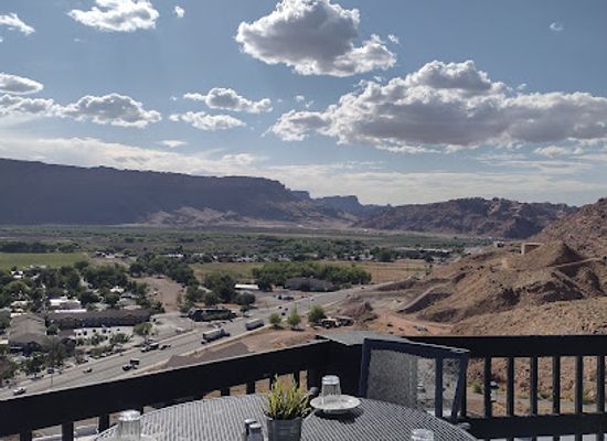 utah/arches-national-park/bar/sunset-grill