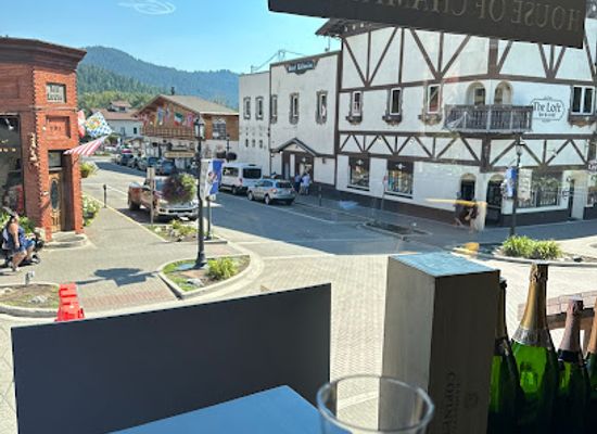 washington/leavenworth/bar/house-of-champagne