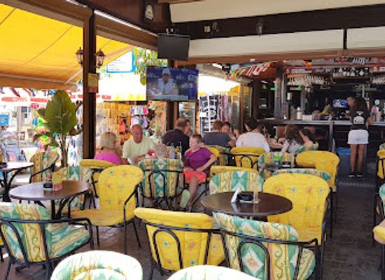 cyprus/paphos/coral-bay/bar/kleo-s-cocktail-bar-night-club