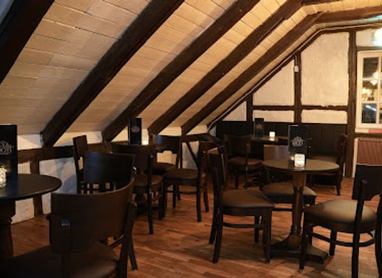 iceland/hafnarfjordur/bar/shots-bar-lounge-karaoke