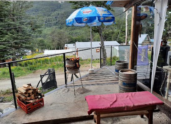 argentina/tierra-del-fuego-national-park/bar/cabana-del-glaciar