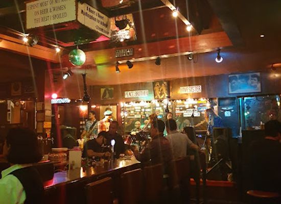 indonesia/east-java/bar/the-jaya-pub