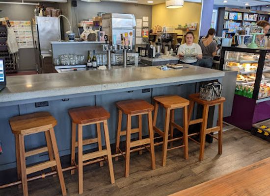 new-hampshire/hanover/bar/still-north-books-bar