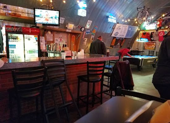 iowa/driftless-area/bar/flat-tire-lounge