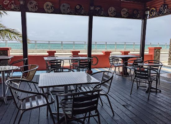 the-bahamas/freeport/bar/gullywash-beach-bar-grill