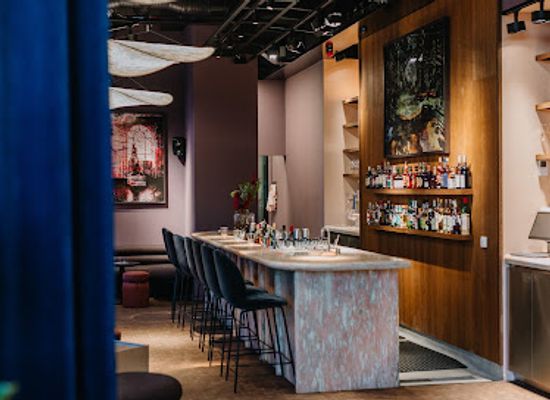 norway/akershus/bar/poppy