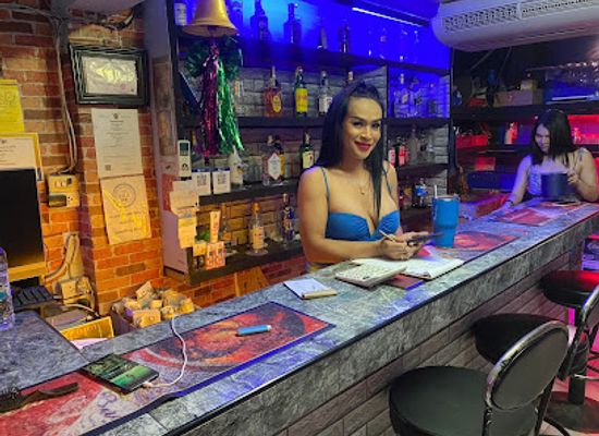 thailand/bangkok/sukhumvit/bar/sweethearts-bar