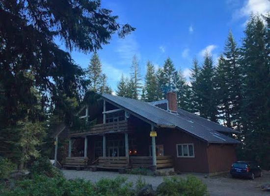 oregon/mt-hood-territory/bar/mazama-lodge