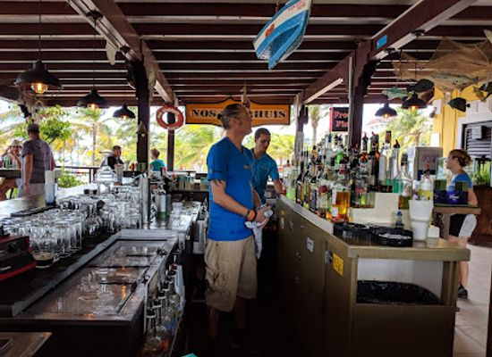 aruba/noord/bar/nos-clubhuis