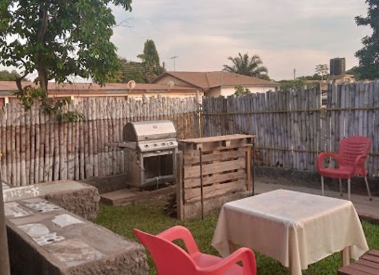 ghana/sunyani/bar/v8-pub