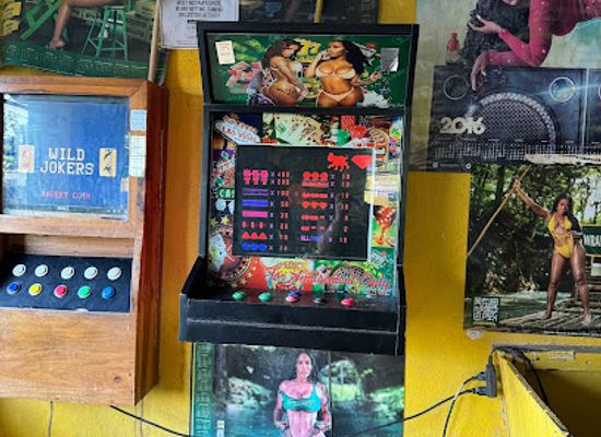 jamaica/port-antonio-area/bar/mitsy-s-paradise-bar