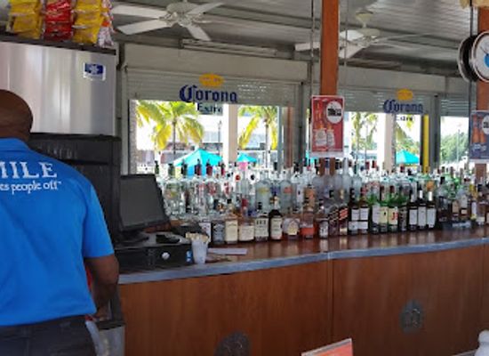 the-bahamas/grand-bahama/bar/corner-bar