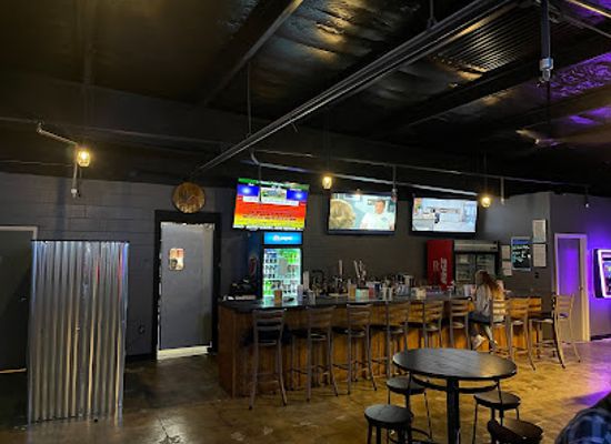 kentucky/appalachian-plateau/bar/606-bar-grill-caseys-lanes