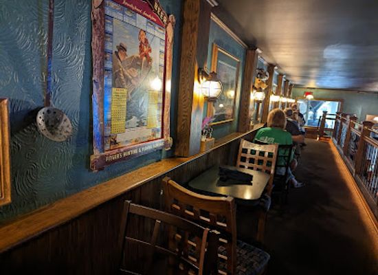 wisconsin/apostle-islands/bar/deep-water-grille