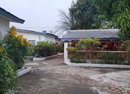 sierra-leone/kono-district/bar/shine-on-and-stay-hotel