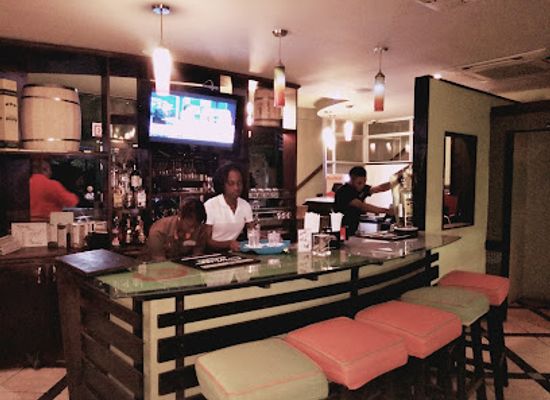 jamaica/manchester-plateau/bar/omg-restaurant-coffee-bar