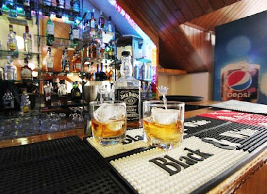 india/manali/bar/cloud-9