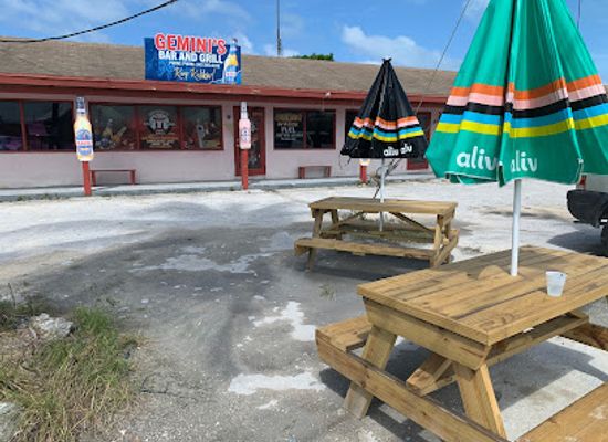 the-bahamas/exuma/bar/geminis-bar-grill-spot