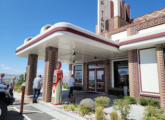 utah/uinta-mountains/bar/strap-tank-brewery