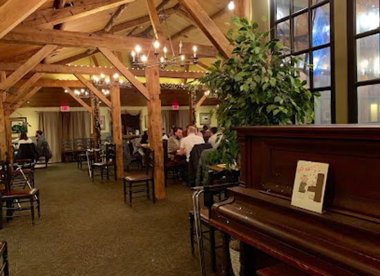 new-hampshire/white-mountains-national-forest/bar/red-fox-bar-and-grille