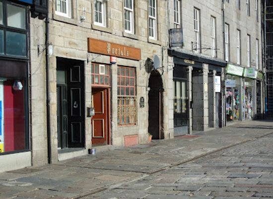 united-kingdom/aberdeen/bar/the-castle-bar