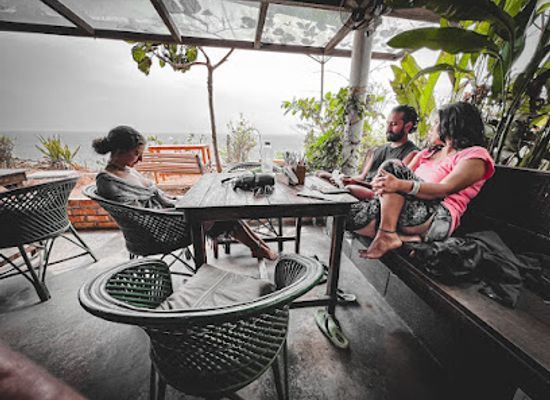 india/varkala/bar/cafe-sarwaa