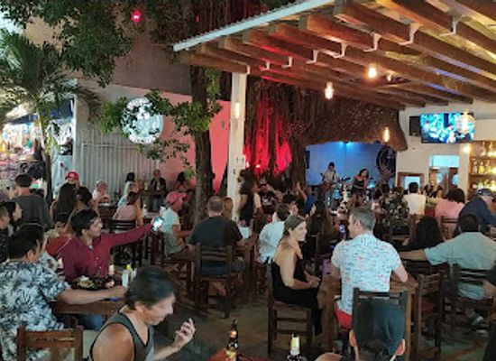 mexico/playa-del-carmen/bar/bloody-mary-food-drinks-rock