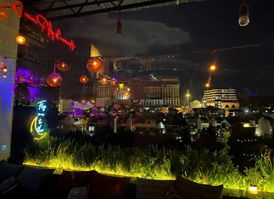 vietnam/da-lat/bar/the-balcony-speakeasy-bar-dalat