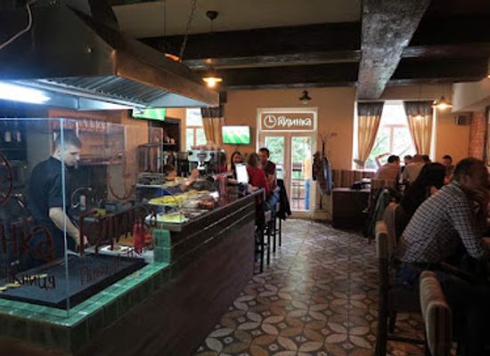 ukraine/uzhhorod/bar/hodynka