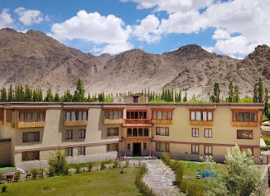 india/ladakh/bar/the-driftwood-ladakh-leh