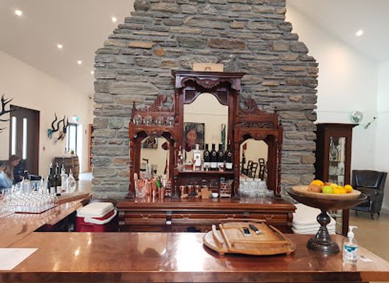 new-zealand/mount-aspiring-national-park/bar/cardrona-distillery