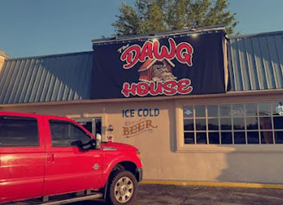 alabama/coosa-valley/bar/the-dawg-house
