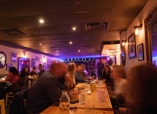 canada/northern-ontario/bar/function-bar-kitchen