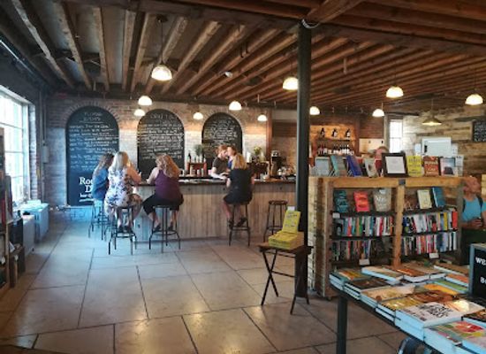 new-york/hudson-valley/bar/rough-draft-bar-books