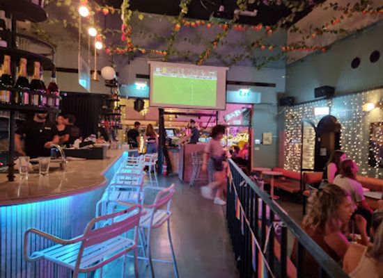 israel/kfar-saba/bar/dr-gonzo