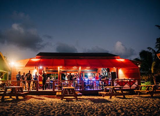 saint-kitts-and-nevis/frigate-bay/bar/zanzi-bar-grill