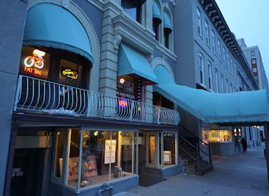 illinois/quad-cities/bar/boozie-s-bar-grill