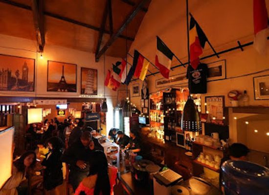 bolivia/sucre/historic-center/bar/europub-heracles