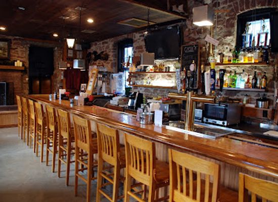 connecticut/hartford-county/bar/red-stone-pub
