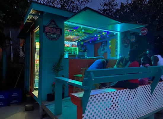 saint-vincent-and-the-grenadines/petit-st-vincent/bar/gary-s-sauces-snacks-beach-bar