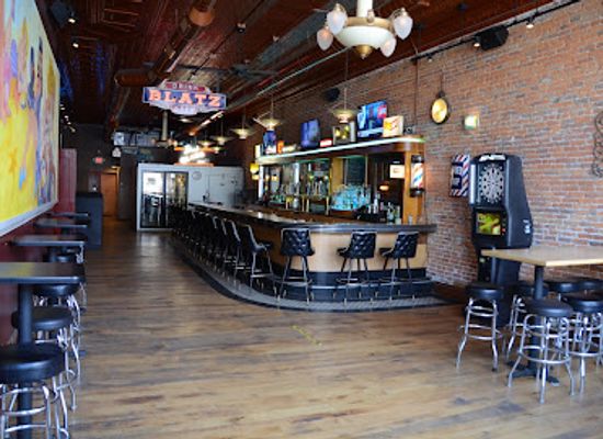 iowa/cedar-valley/bar/uncle-harry-s-five-and-dime-tavern