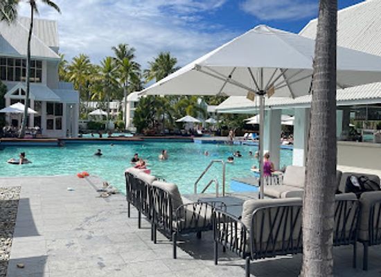 australia/port-douglas/bar/pool-bar