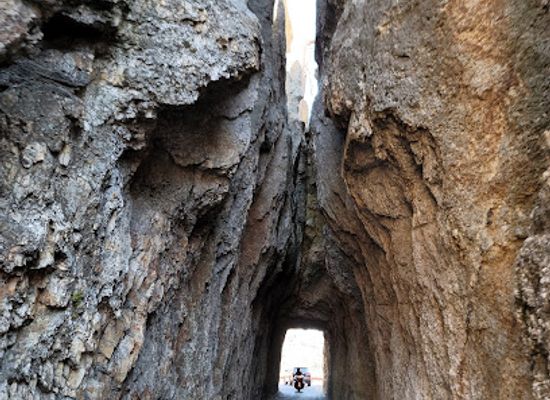 south-dakota/needles-highway/bar/needles-eye-tunnel