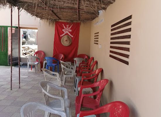 oman/mirbat/bar/maqah-marbat-ltqdim-alshisha