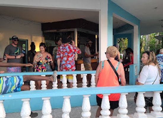 jamaica/negril-area/bar/meka-s-rum-shotz