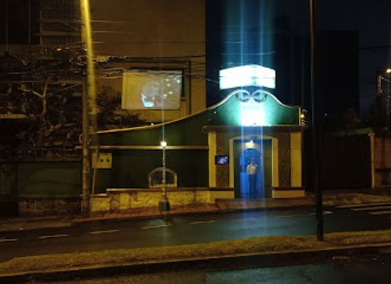 ecuador/quito/la-floresta/bar/la-cava-retro-bar