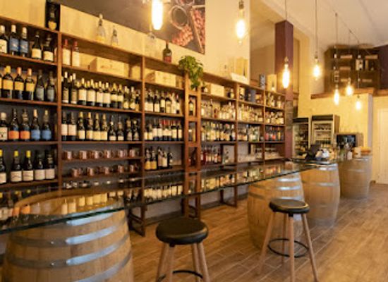 italy/palermo/castellammare/bar/bottiglieria-vinuccio