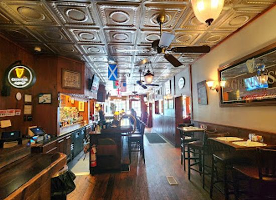 north-carolina/grandfather-mountain/bar/six-pence-pub